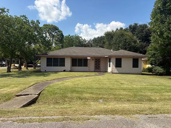 2899 Manning St, Port Arthur, TX 77640