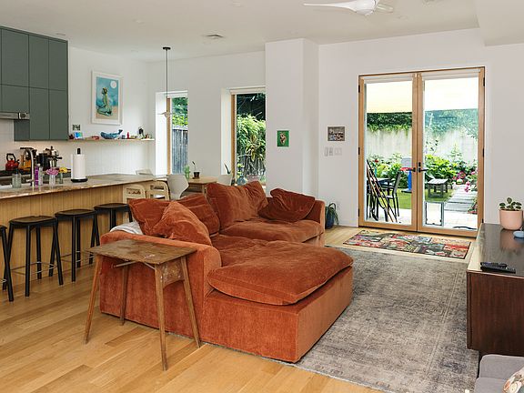 3rd image of 140 Scholes St APT 1B