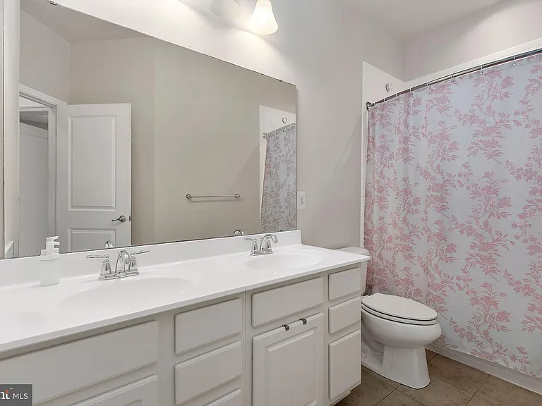 364 Chessington Dr — Photo 34