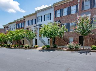 1023 Pearl Point NE, Sandy Springs, GA 30328