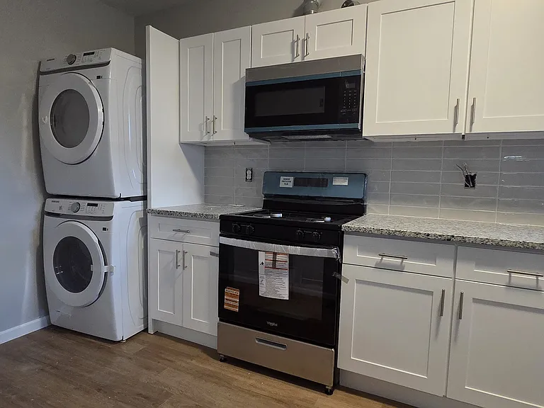 126 Tremont St #B — Photo 6