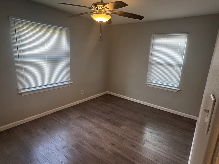 9839 Lorna Ln — Photo 2