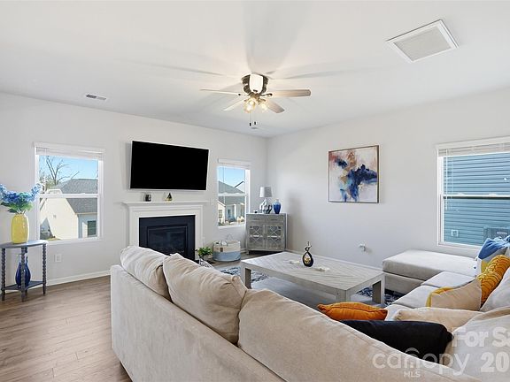 2nd image of 5043 Baileys Run Dr
