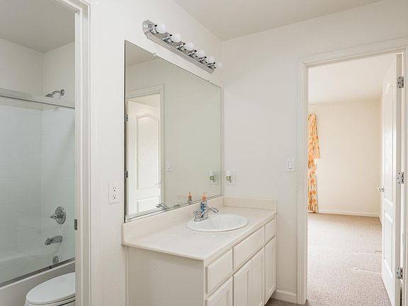 5th image of 815 Meadow View Dr