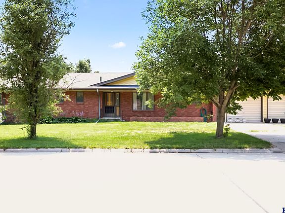2nd image of 603 E Fillmore Ave