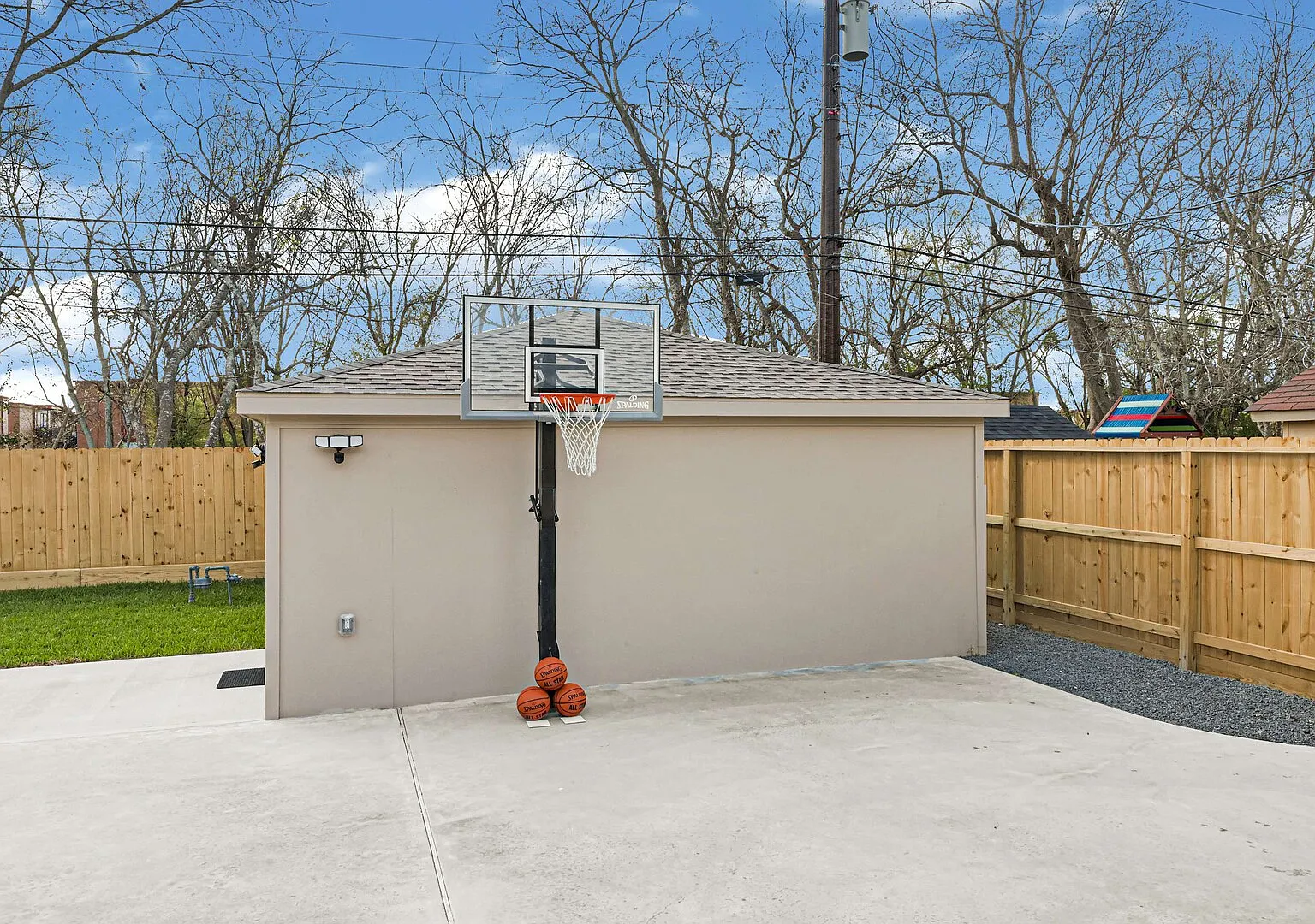 Braewick Dr — Photo 4