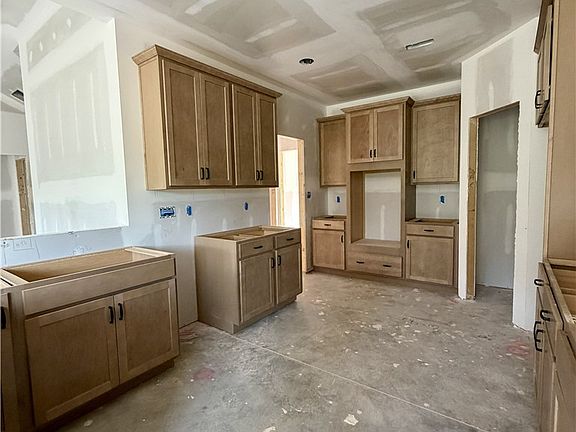 3rd image of 6663 River Rd