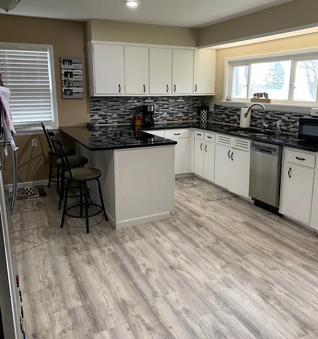 3 bed, 1.5 bath, 1764 sqft, $2,700 — Photo 2