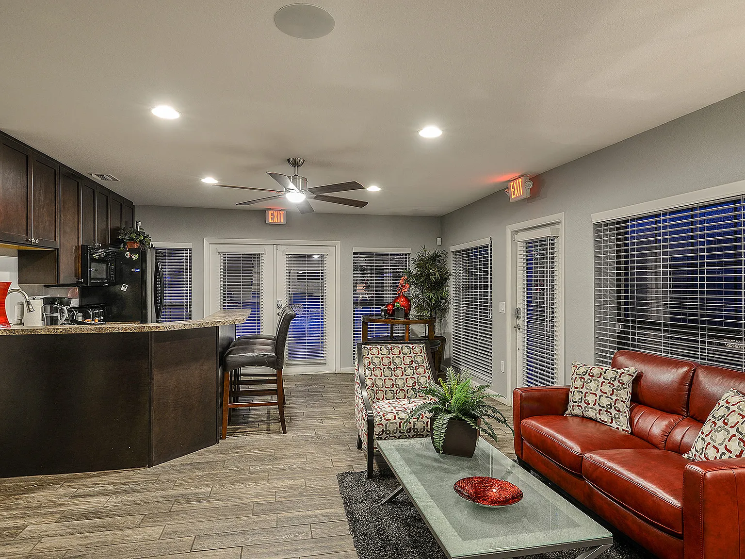Park Avenue Apartments — Photo 4