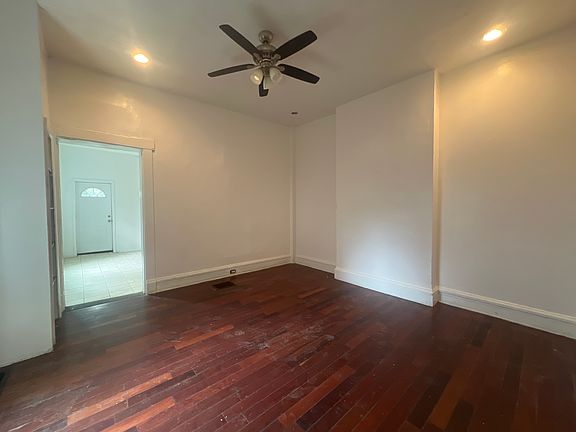 4th image of 818 Summit Ave