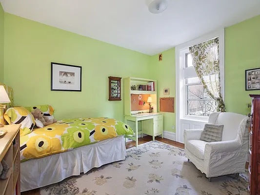 Sold by Sotheby's International Realty | media 6