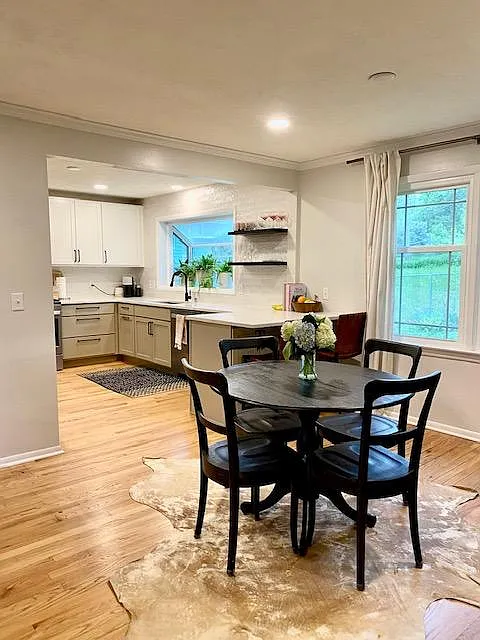 122 N Kenosha Dr — Photo 2