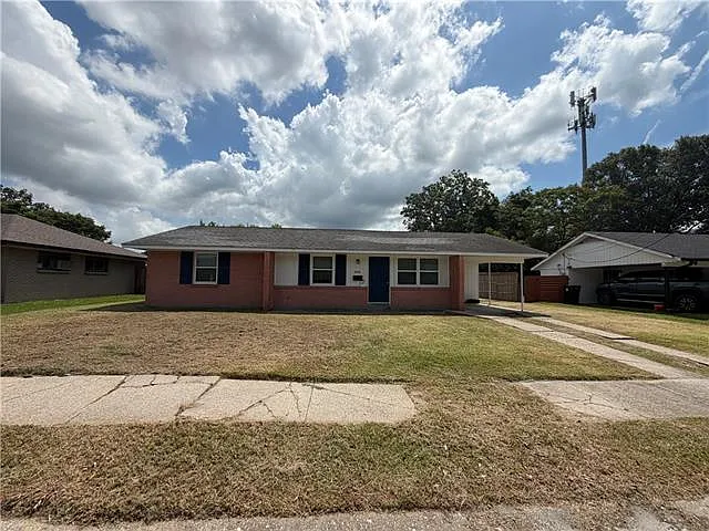 3 bed, 1.0 bath, 1300 sqft, $1,700 — Photo 2