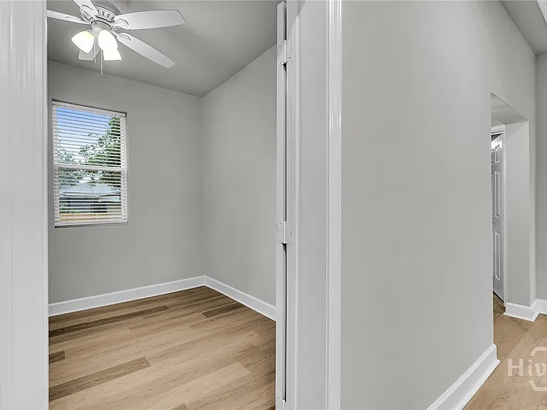 828 W 48th St — Photo 16