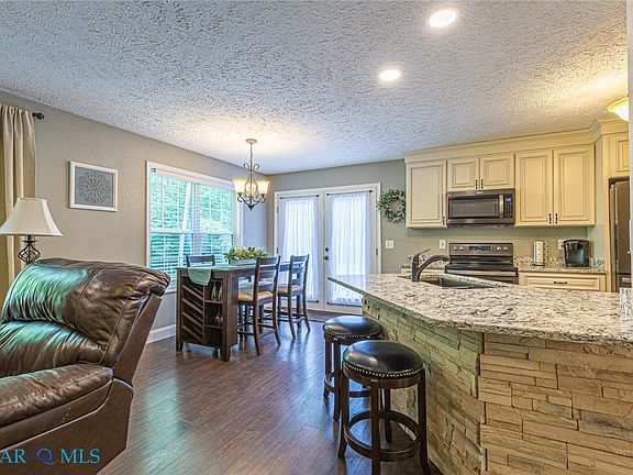 5th image of 36 Kamps Ln