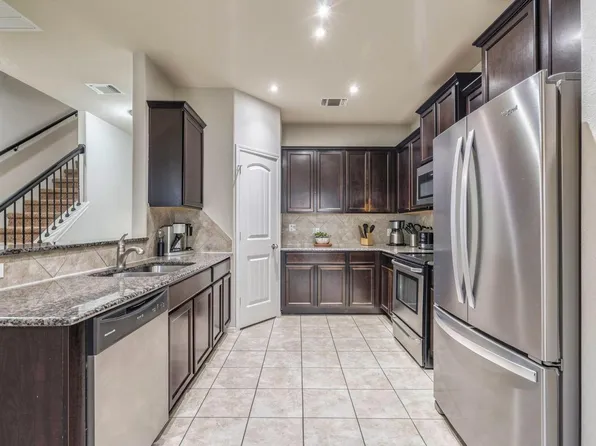 213 Ammonite Ln, Jarrell, TX 76537