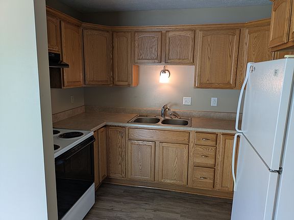 2nd image of 1582 Cedar Ln #1584