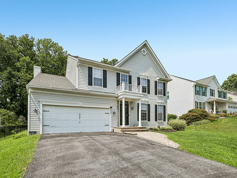 8647 Water Fall Dr — Photo 2