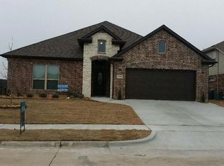 1422 S Raven Dr, Sherman, TX 75092