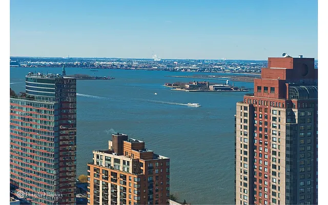 Sold by Douglas Elliman | media 17