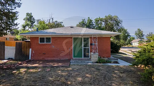 1003 E Columbia St Photo 1