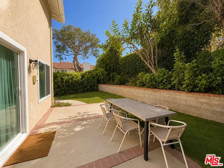12245 Shady Hollow Ln — Photo 28