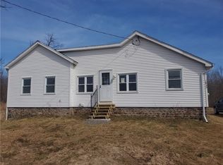 1833 Yates Carlton Townline Rd, Lyndonville, NY 14098