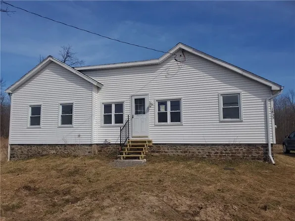1833 Yates Carlton Townline Rd, Lyndonville, NY 14098