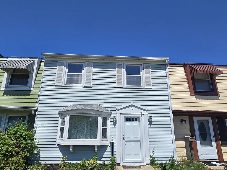 70 Rittenhouse Dr — Photo 1