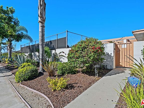 3rd image of 5435 W 64th St