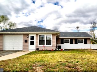 59 Somerset Dr, Willingboro, NJ 08046