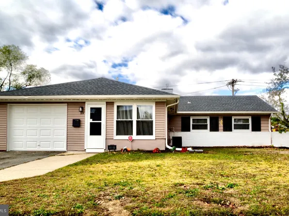 59 Somerset Dr, Willingboro, NJ 08046