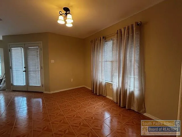 944 Alta Mesa Blvd — Photo 18