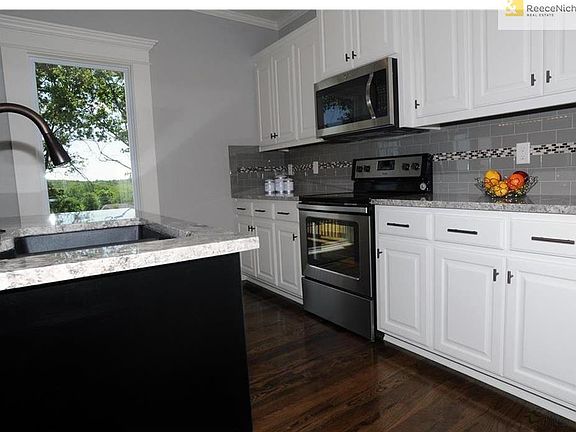 4th image of 805 SE Sparrow Ct