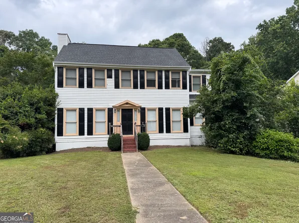 592 Long Oak Dr, Gainesville, GA 30501