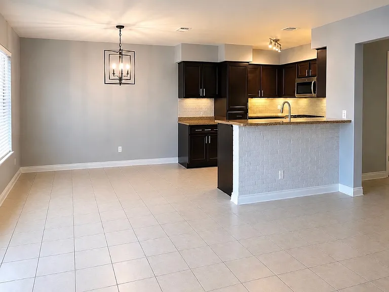 2661 Churchill Cir — Photo 5