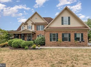 5 Clairburn Dr, Mechanicsburg, PA 17050
