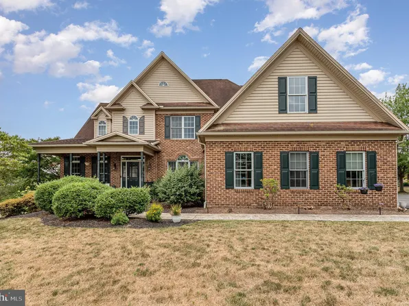 5 Clairburn Dr, Mechanicsburg, PA 17050