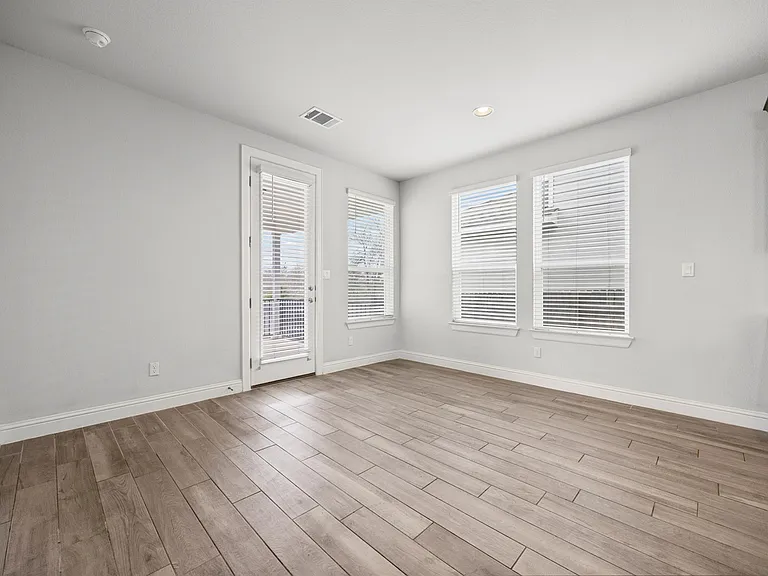 101 Stone Canyon Dr — Photo 11
