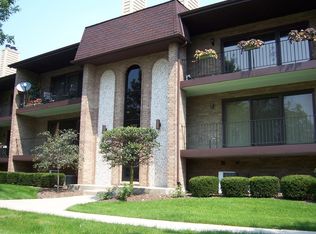 9192 Del Prado Dr APT 1S, Palos Hills, IL 60465