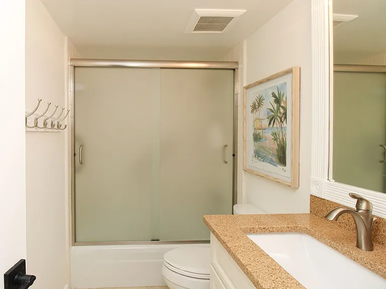 1686 Blue Point Ave #B7 — Photo 31