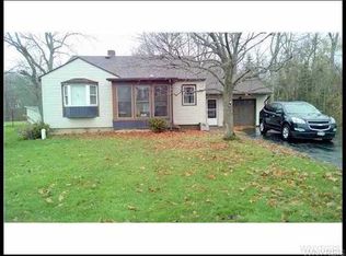 6358 Ward Rd, Sanborn, NY 14132