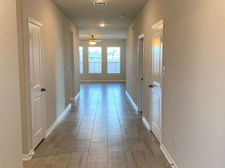 1104 Coulee Dr — Photo 5