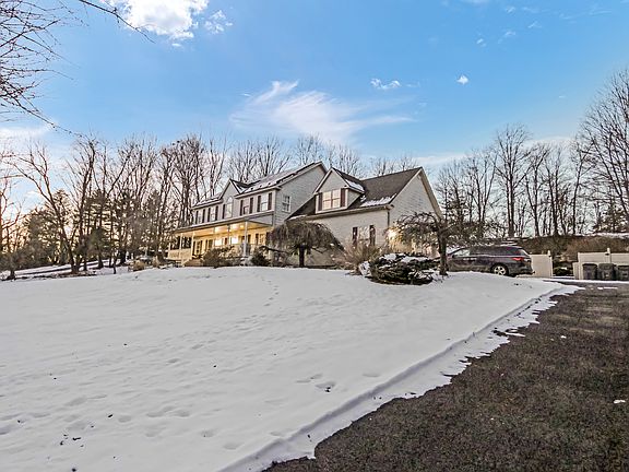 4th image of 4 McNamara Dr
