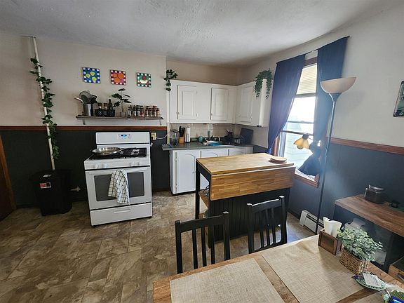 2nd image of 15 Bristol St APT 3