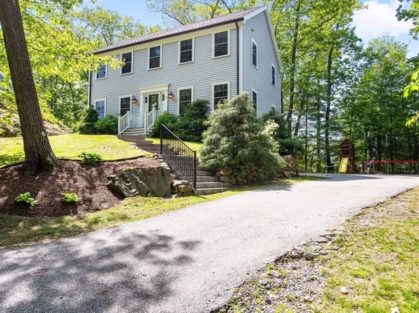 24 Old Merrill St, Amesbury, MA 01913