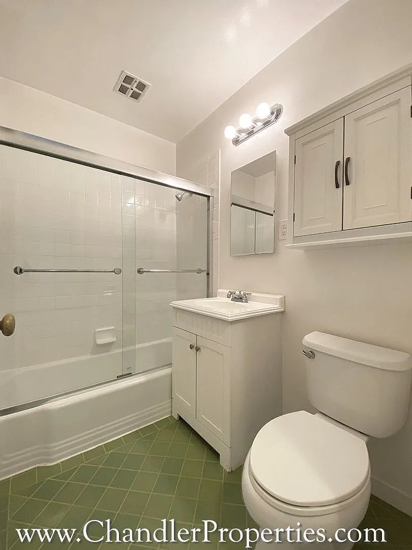 2235 Broadway St APT 24 - Main Image