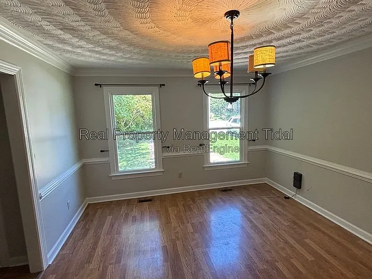 8956 Belgrave Ave — Photo 11