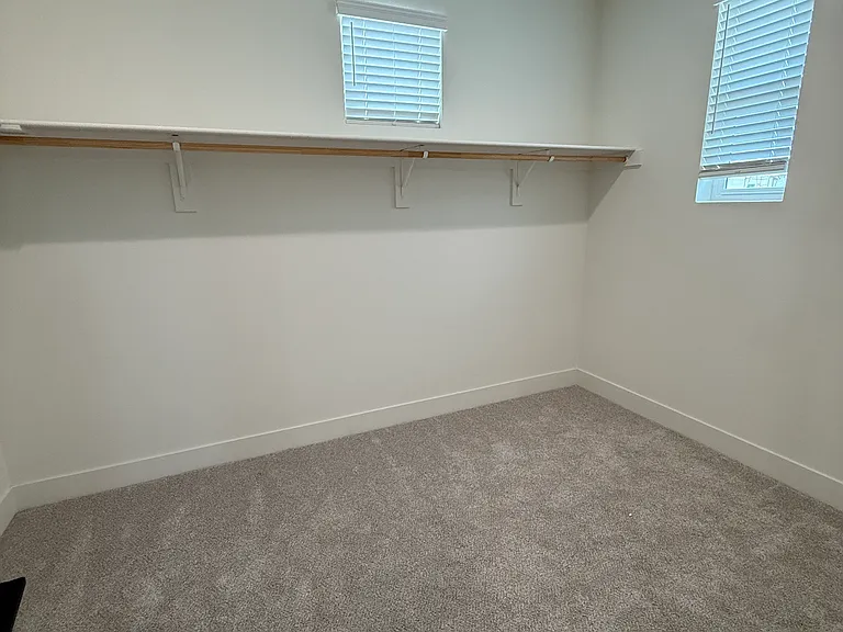 4410 Redstart Ln — Photo 6