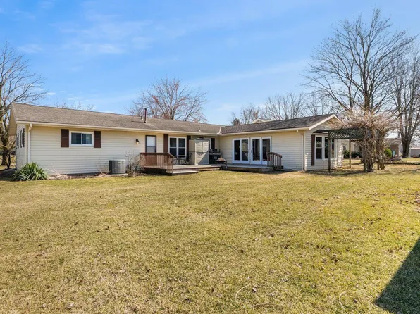 124 Windsor Dr, Churubusco, IN 46723
